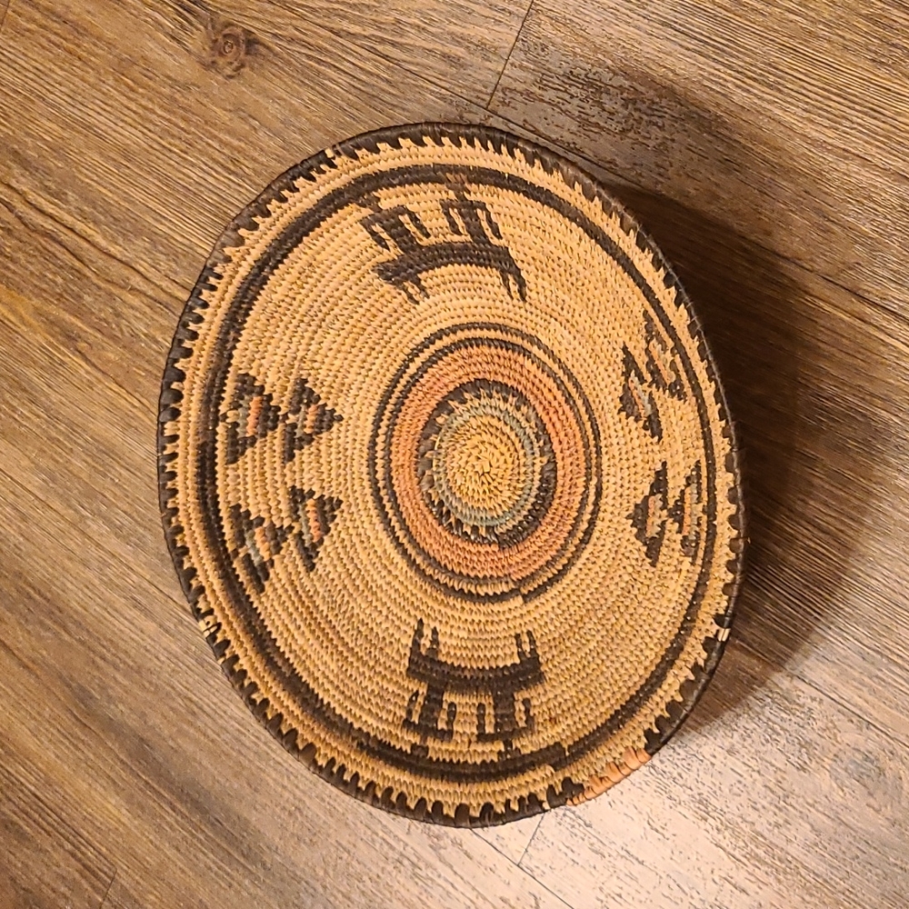 Vintage Wall basket